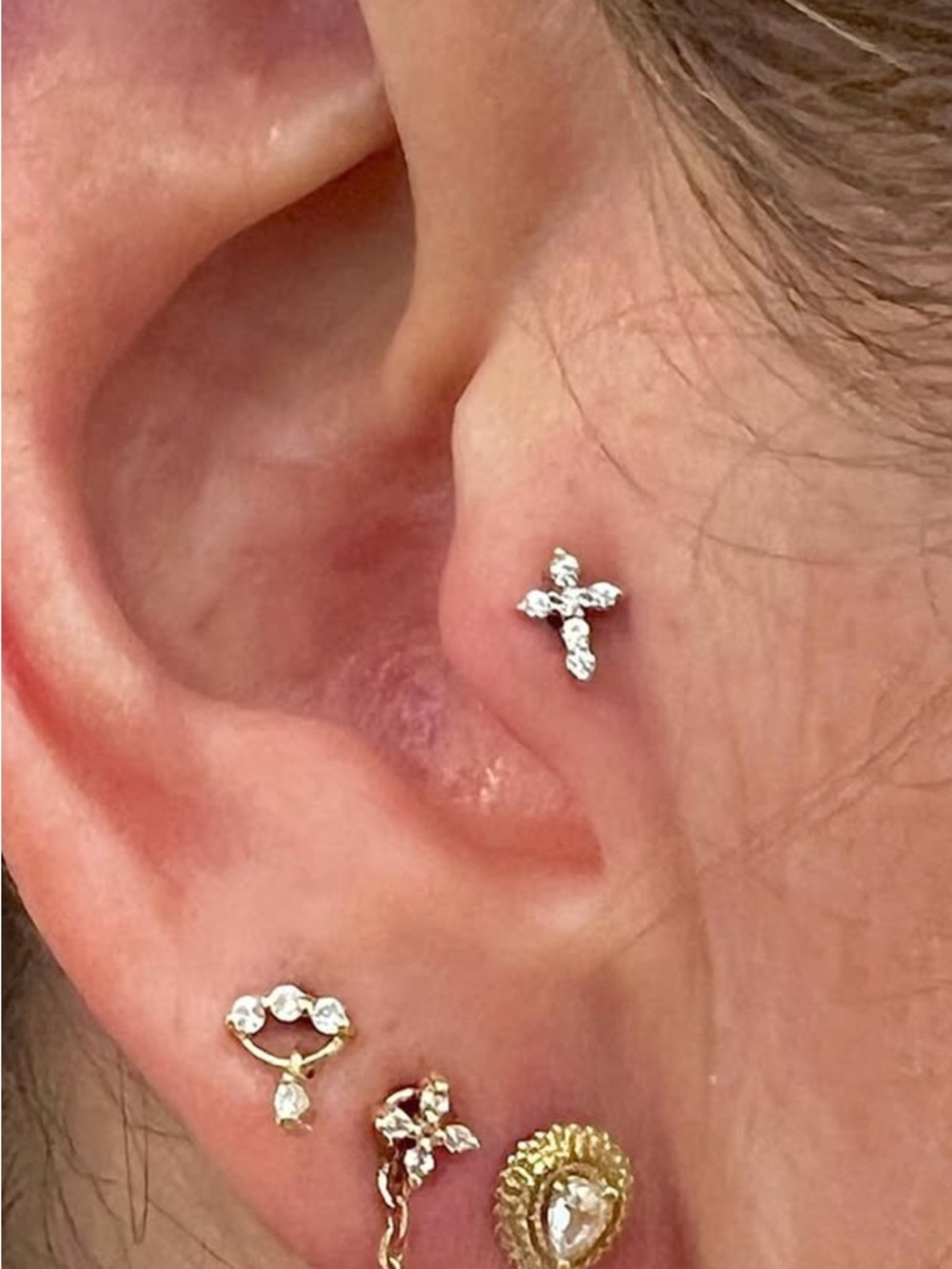 Diamond Cross flatback Stud Earring gold